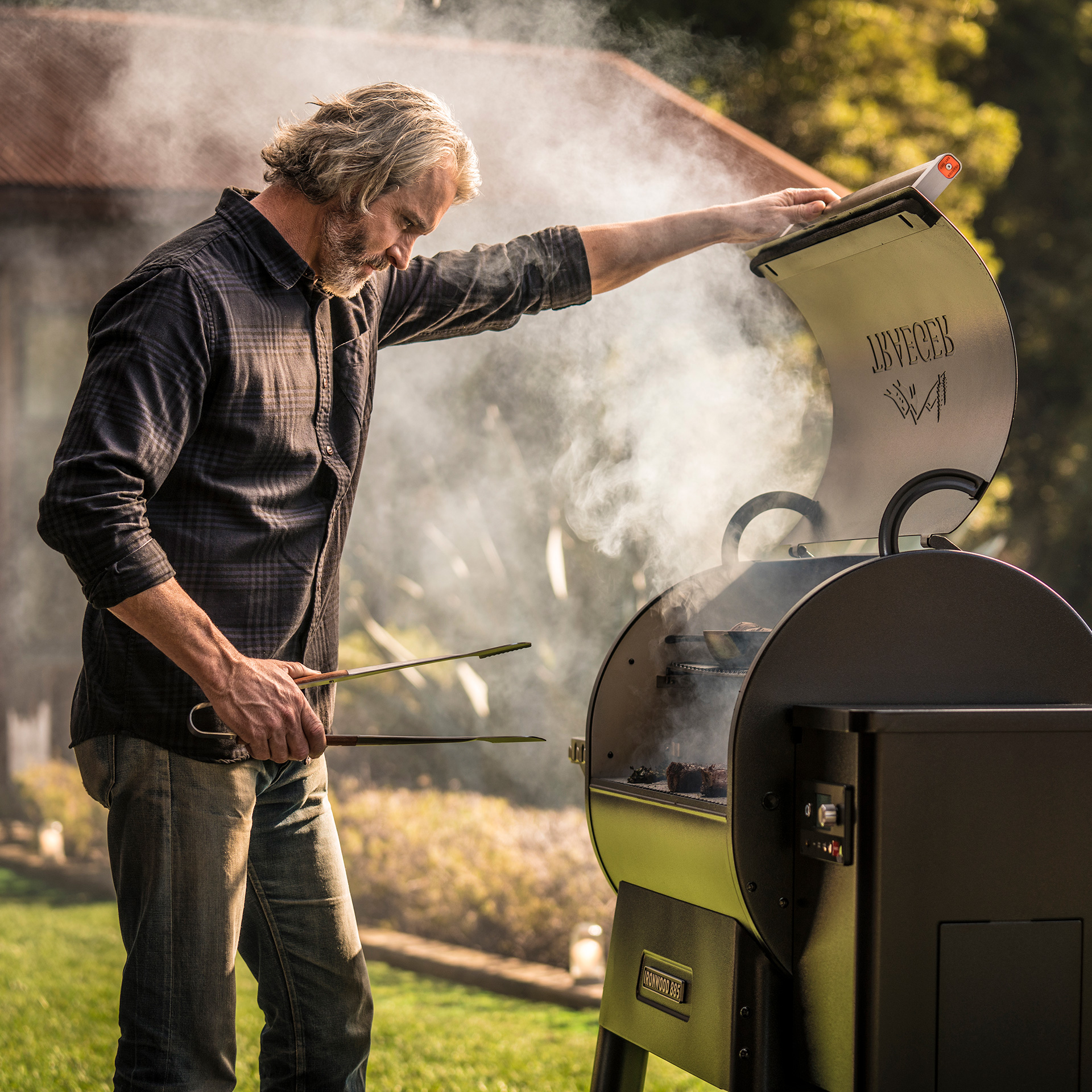 Ironwood 885 Aptos People At Grill 030