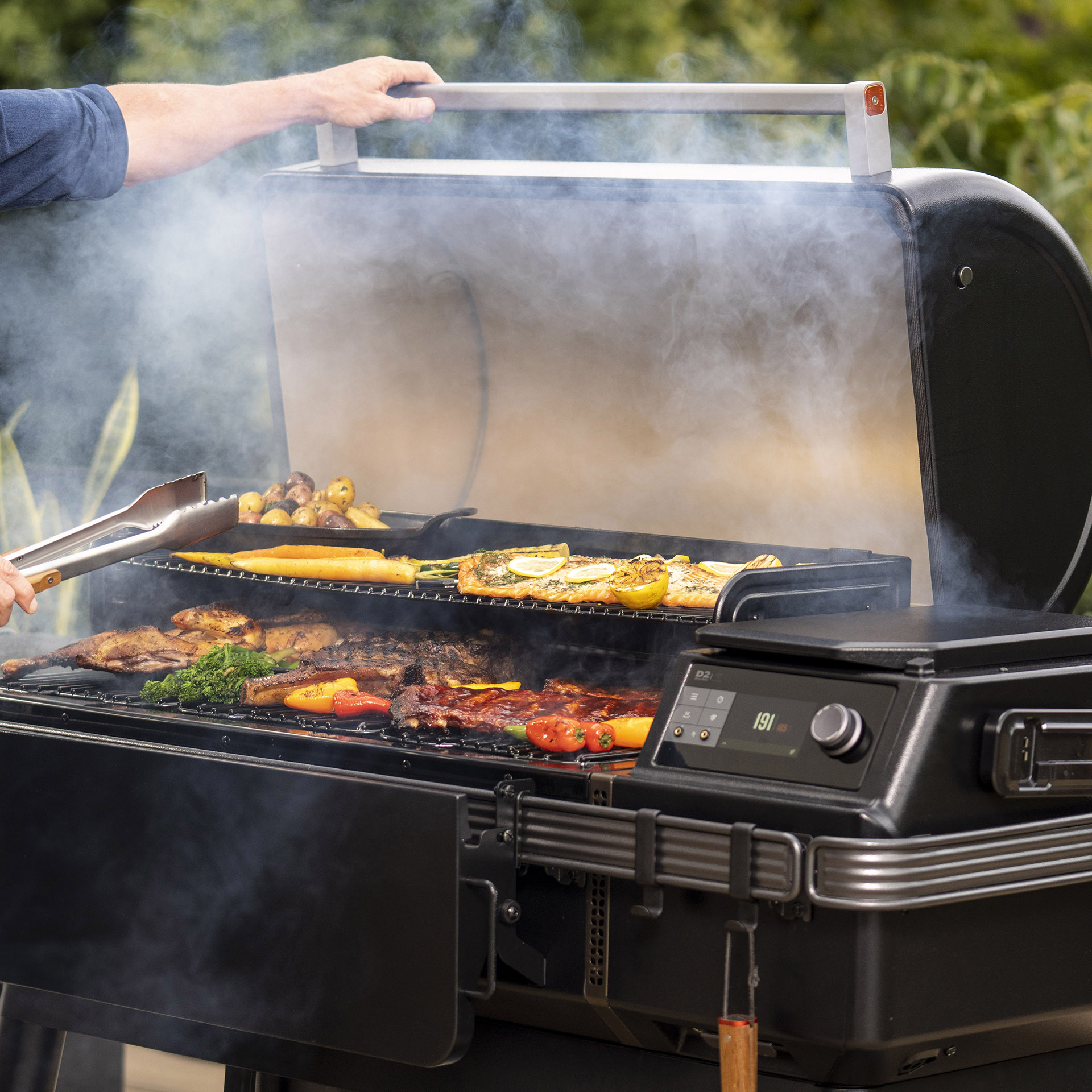 TFB93RLG Ironwood XL Lifestyle 003 Smoke2