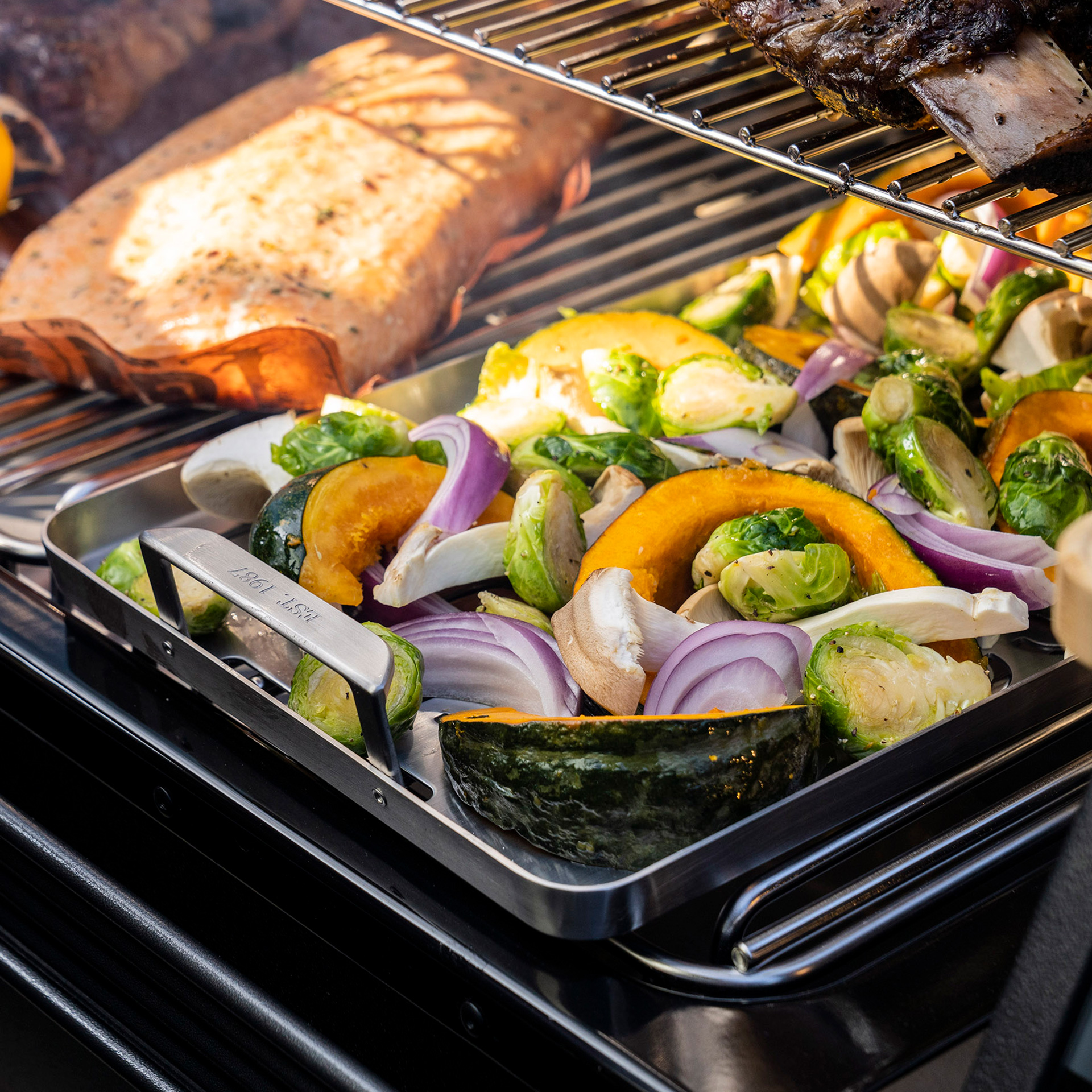 Modifire Fish And Veggie Tray Lifestyle 003 WEB